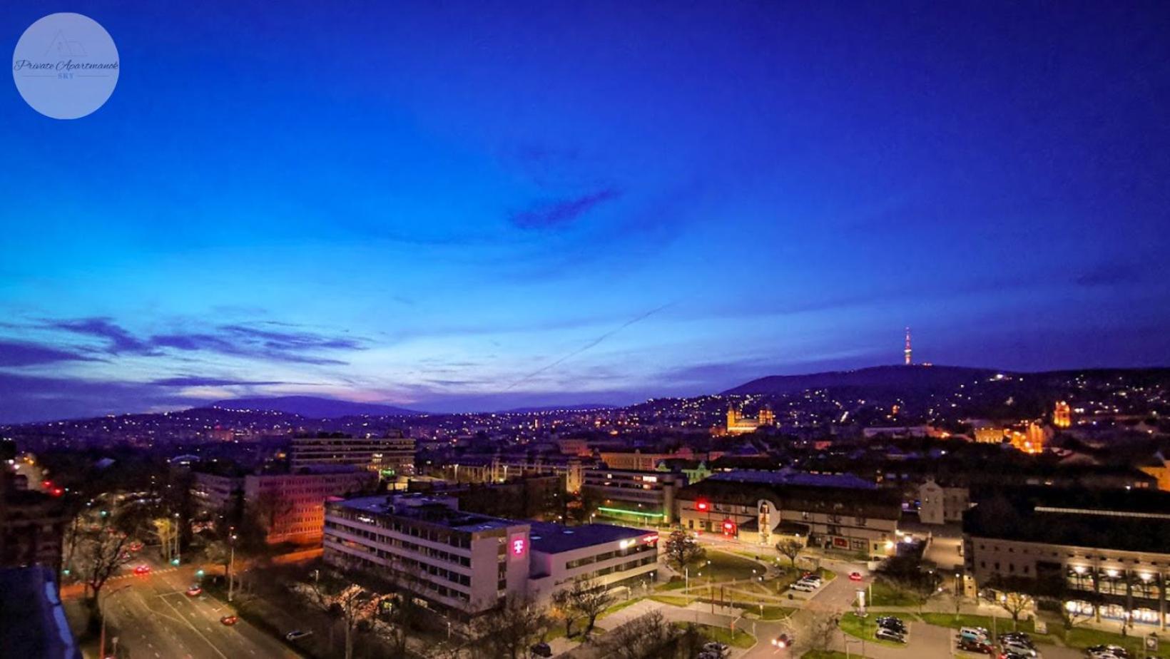 Sky Panorama Apartman Печ Екстер'єр фото