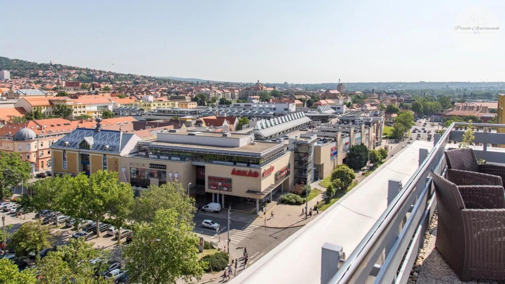 Sky Panorama Apartman Печ Екстер'єр фото